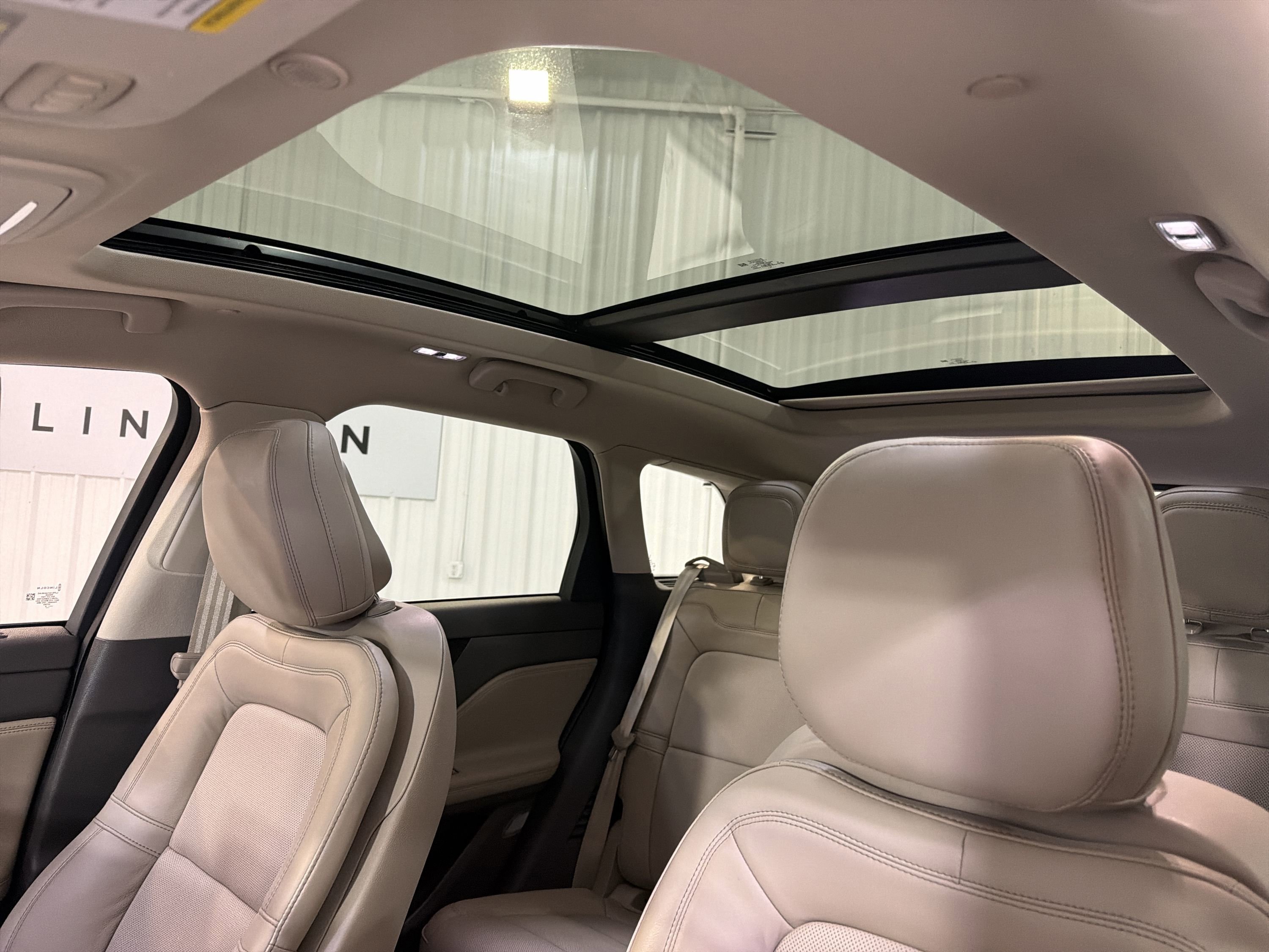 Used 2020 Lincoln Corsair Reserve w/ Elements Package FWD image 24