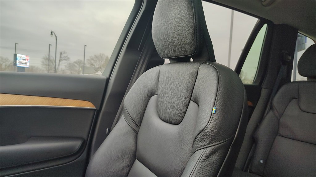 Certified 2024 Volvo XC90 T8 Plus image 22