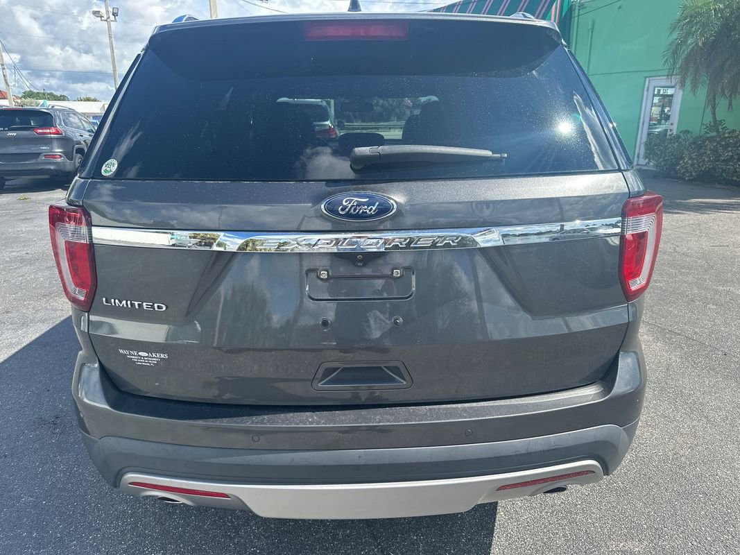 Used 2017 Ford Explorer Limited w/ Equipment Group 301A image 5