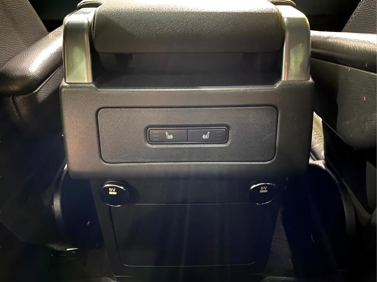 Used 2017 Land Rover Discovery SE AWD/4WD image 19