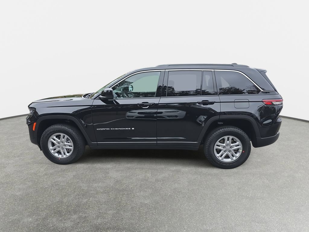 New 2025 Jeep Grand Cherokee Laredo w/ Luxury Tech Group I AWD/4WD image 8