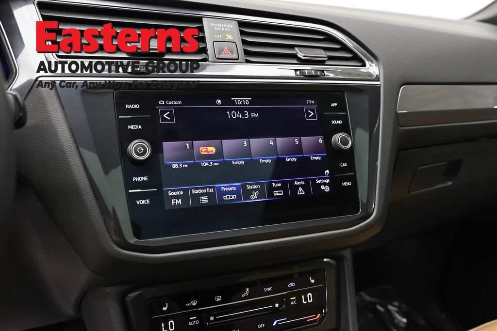 Used 2022 Volkswagen Tiguan SE w/ Panoramic Sunroof Package AWD/4WD image 38