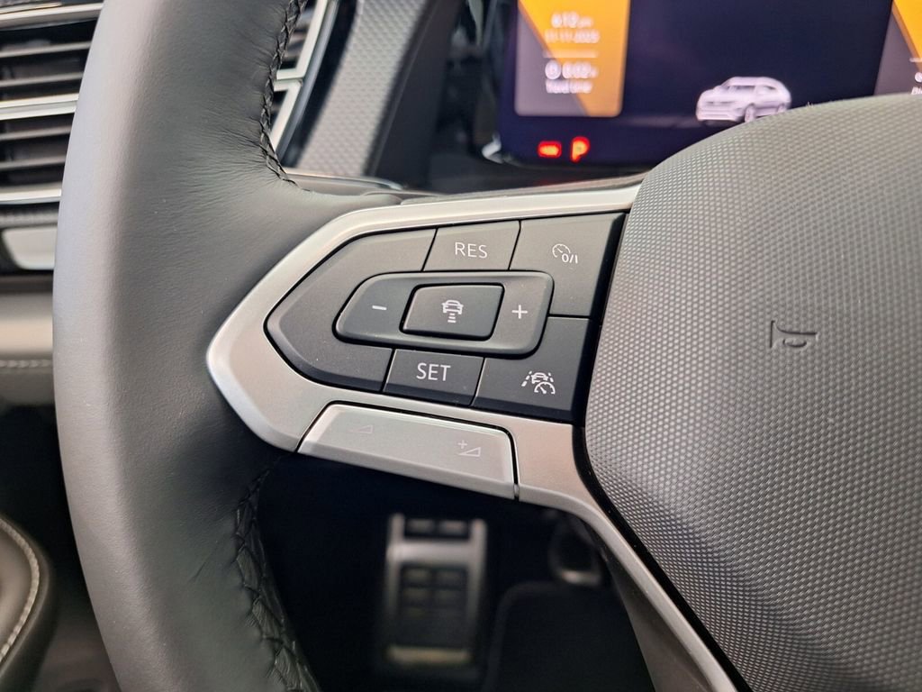 New 2026 Volkswagen Atlas Cross Sport SEL R-Line image 18