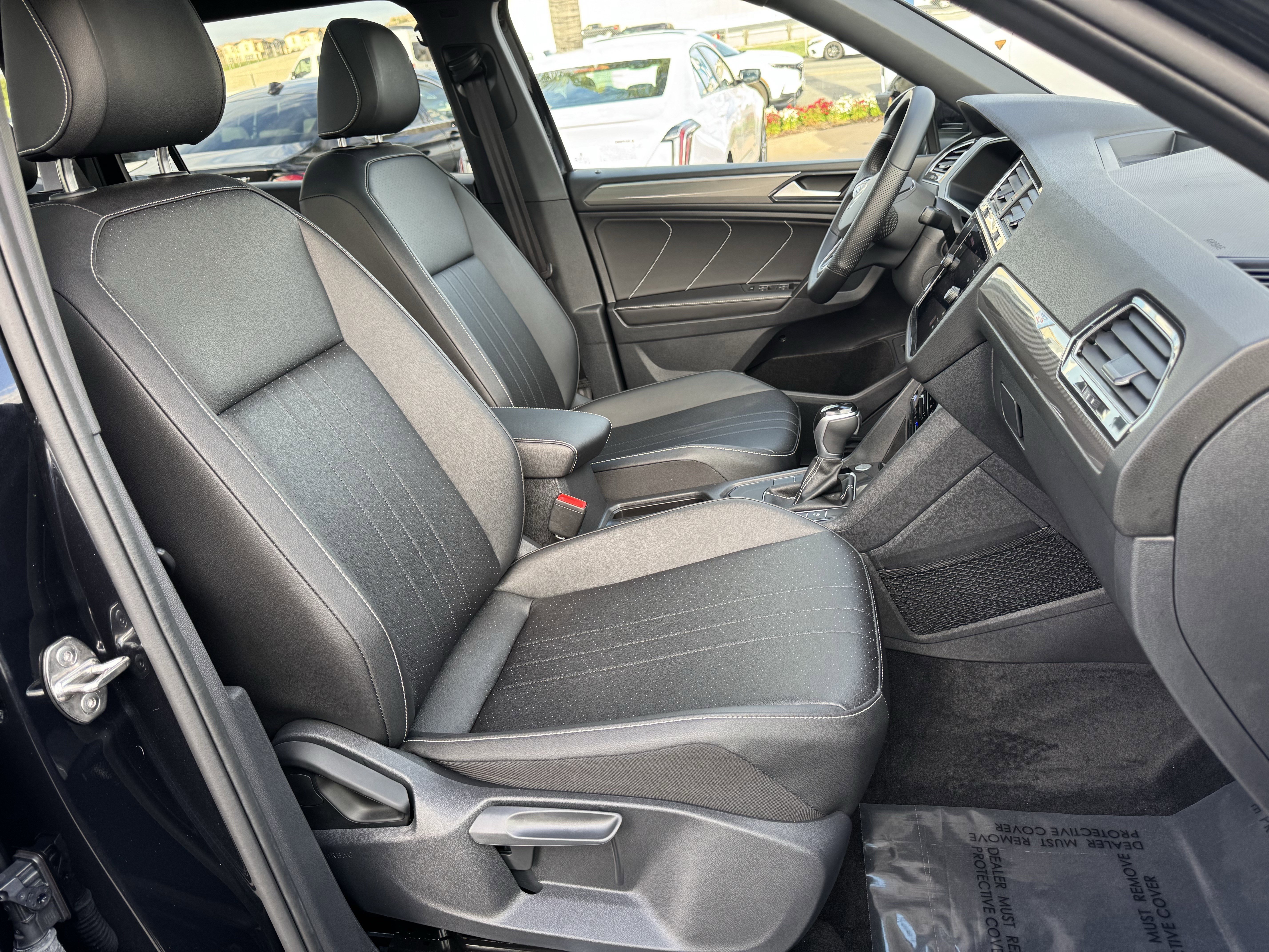 Certified 2024 Volkswagen Tiguan SE R-Line image 39