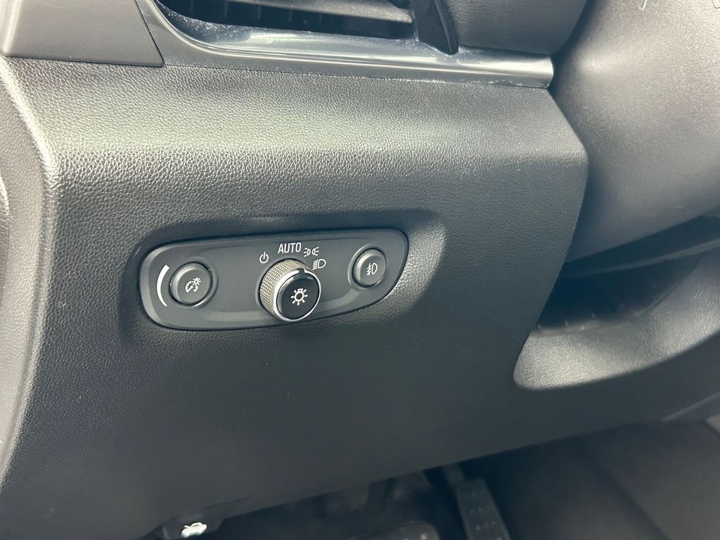 Used 2019 Chevrolet Traverse LT FWD image 15
