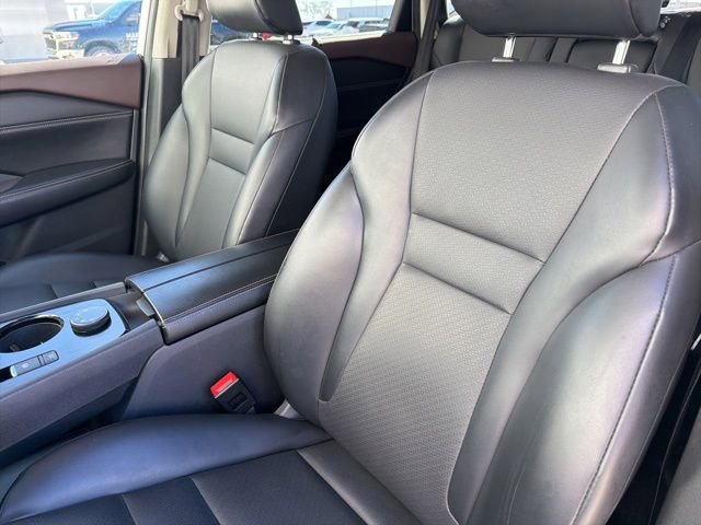 Used 2023 Nissan Rogue SV w/ SV Premium B Package AWD/4WD image 18