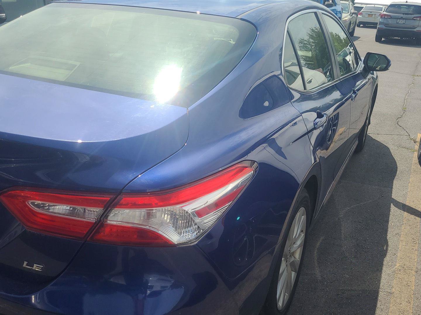 Used 2018 Toyota Camry LE FWD image 7