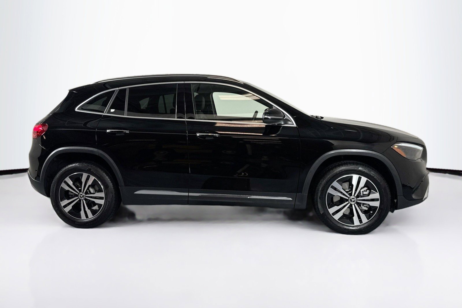 Certified 2025 Mercedes-Benz GLA 250 image 4