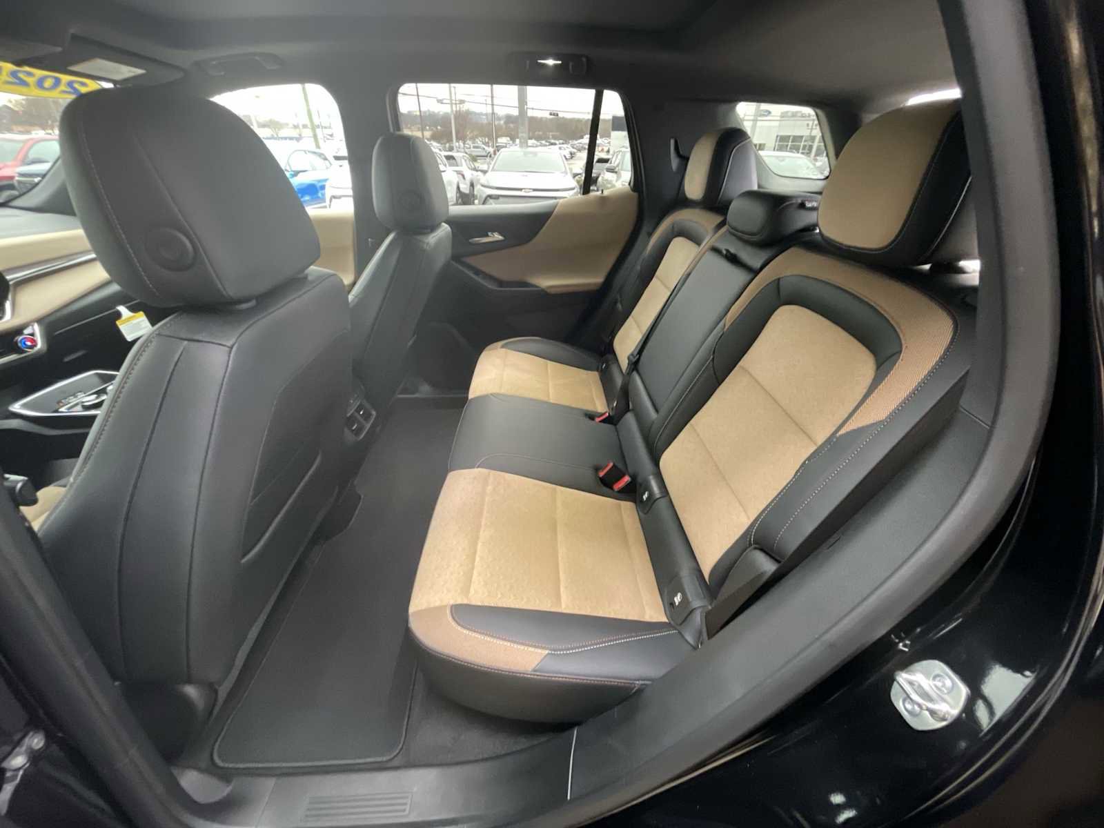 Used 2025 Chevrolet Equinox ACTIV w/ Safety and Technology Package image 25