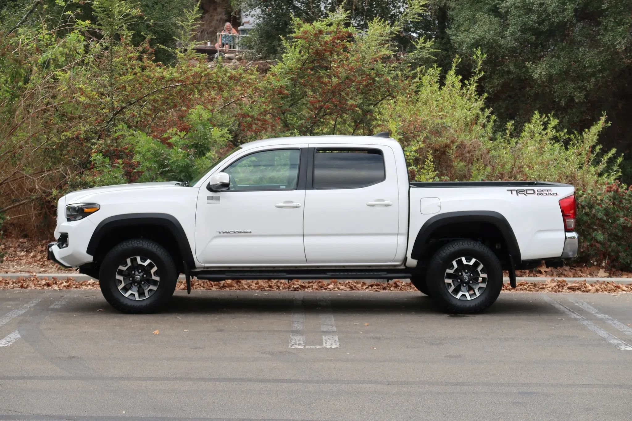 Used 2017 Toyota Tacoma TRD Off-Road RWD image 5