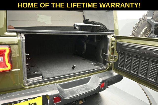 Used 2022 Jeep Wrangler Unlimited Rubicon w/ Trailer Tow Package AWD/4WD image 34