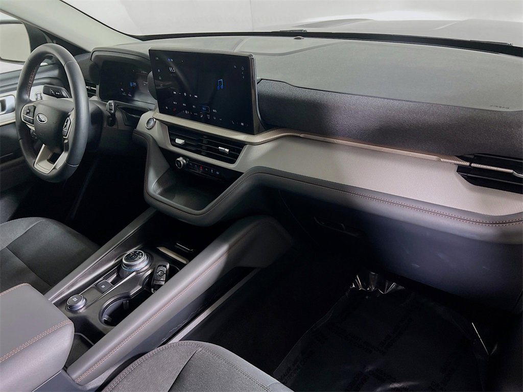 Used 2025 Ford Explorer Active image 27