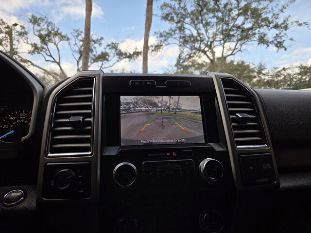 Used 2015 Ford F150 Lariat image 17