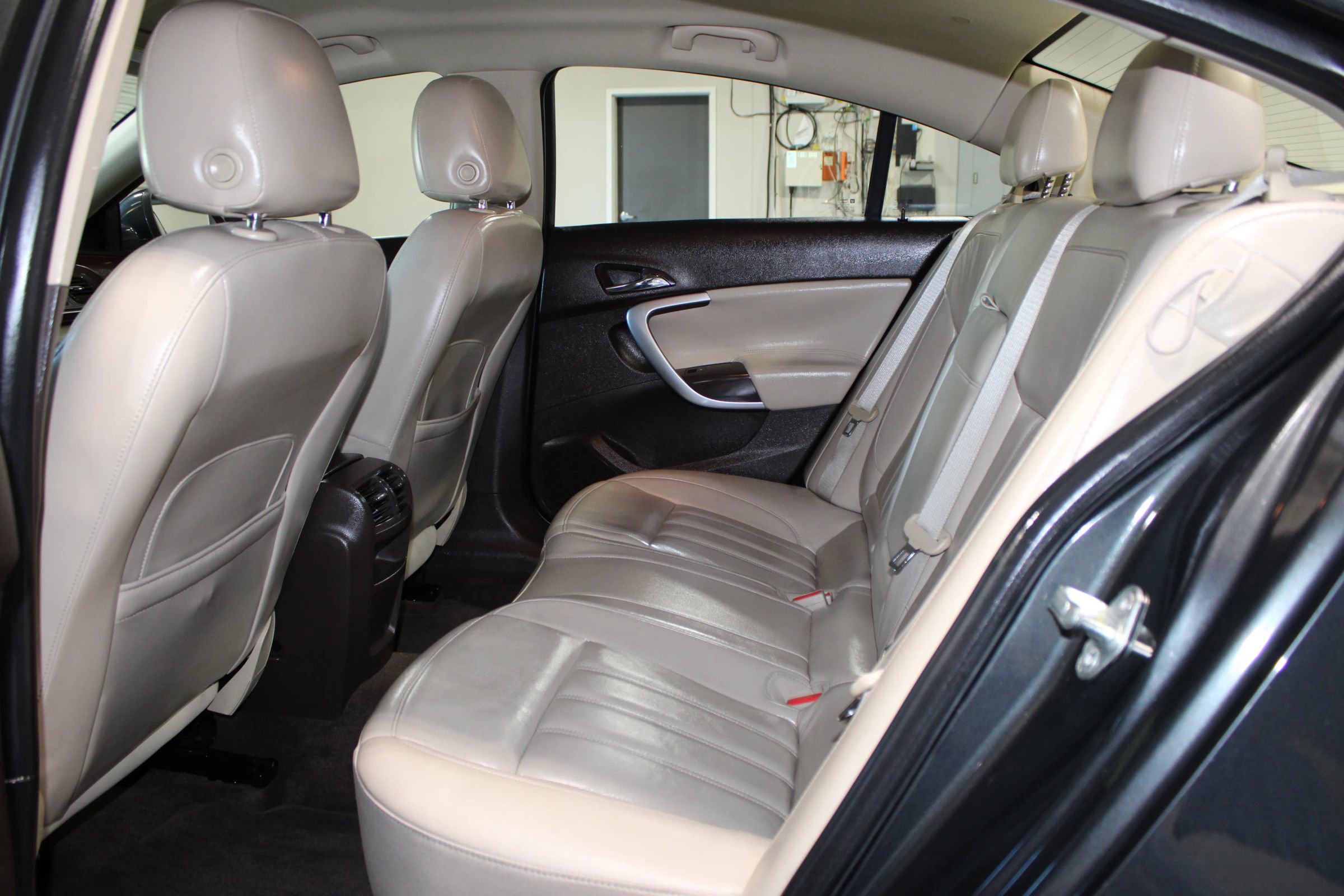 Used 2014 Buick Regal FWD image 24