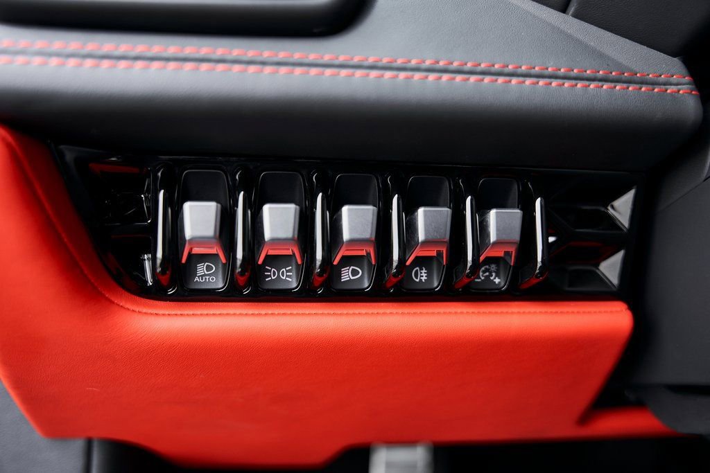 Used 2023 Lamborghini Huracan EVO image 51