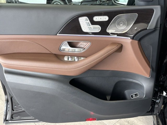 Used 2025 Mercedes-Benz GLS 450 4MATIC image 13