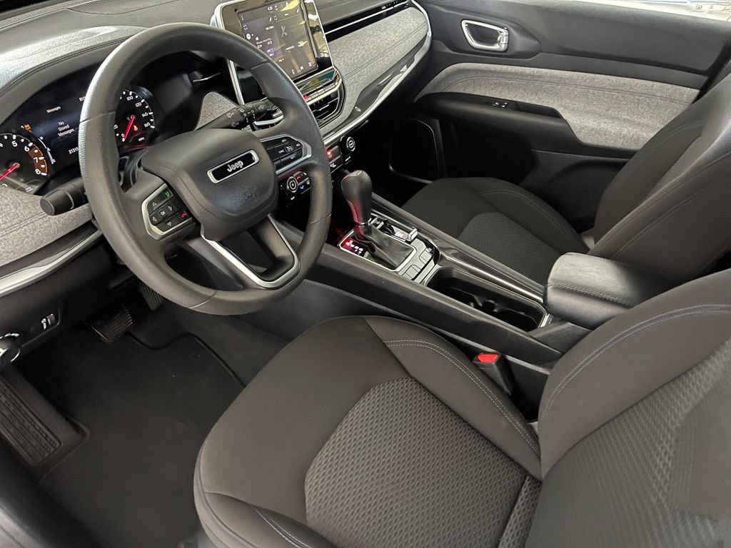 Used 2025 Jeep Compass Sport AWD/4WD image 7