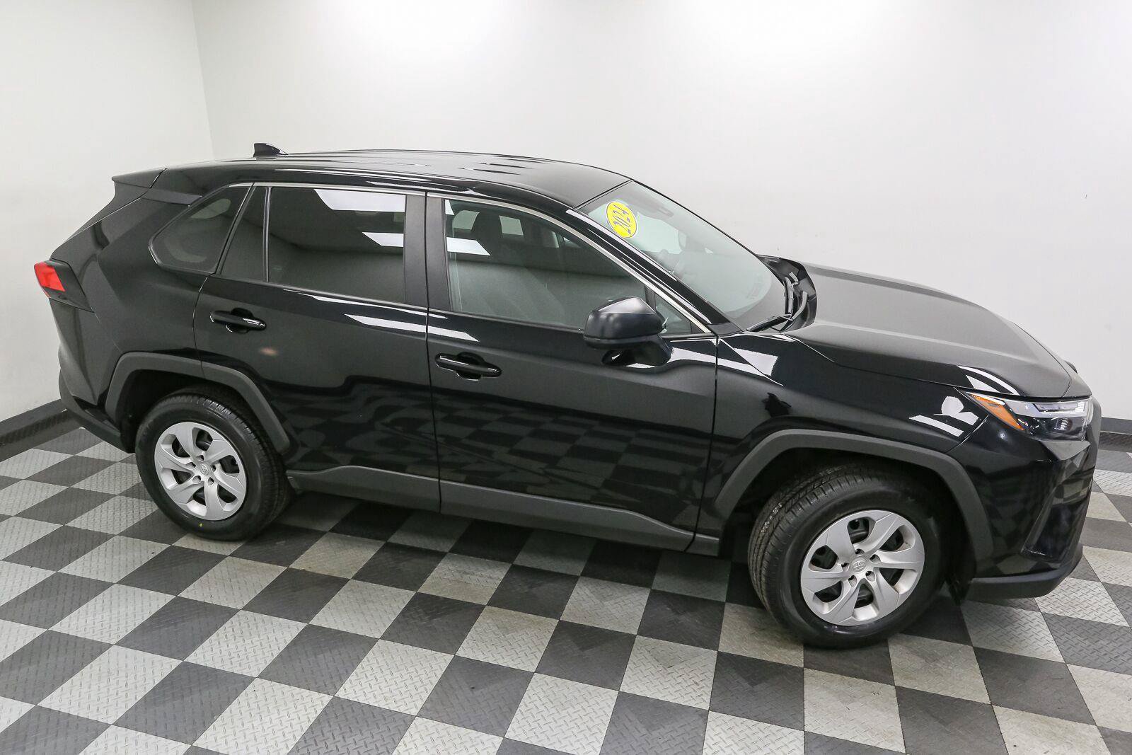 Certified 2024 Toyota RAV4 LE AWD/4WD image 6