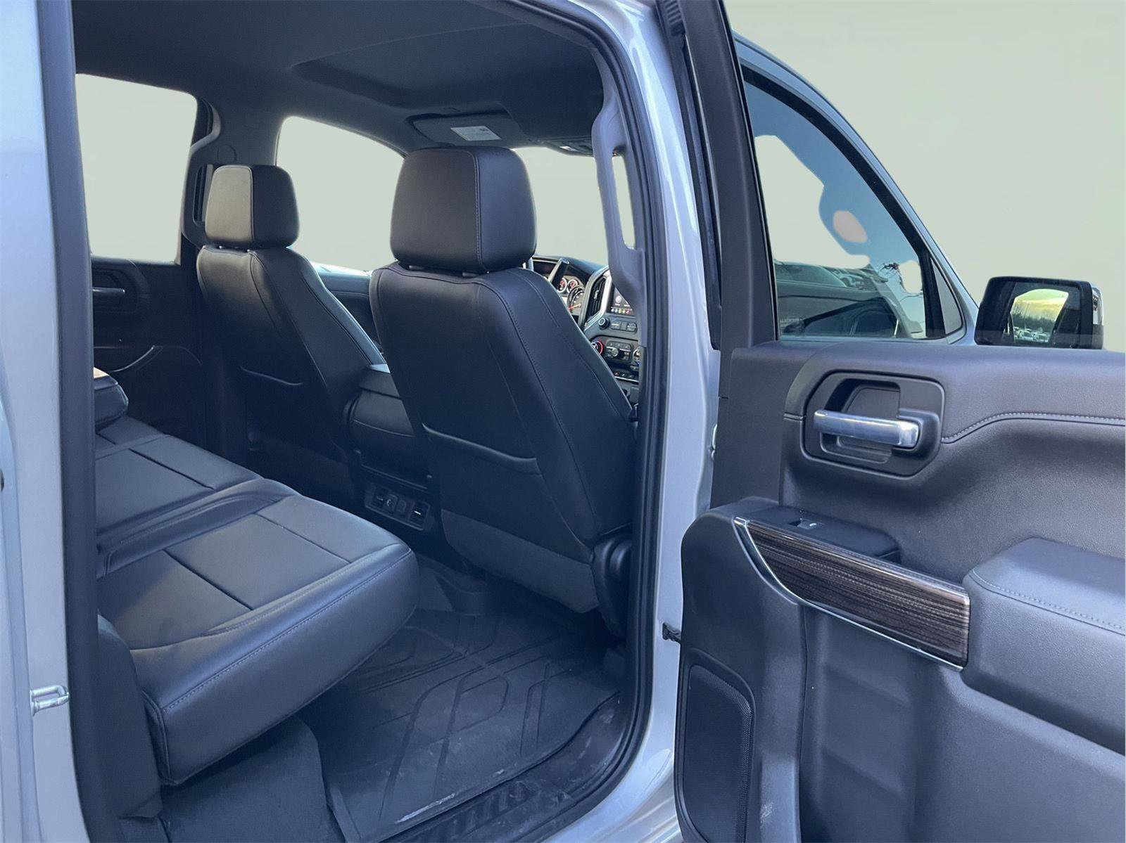 Used 2020 Chevrolet Silverado 1500 LT w/ All-Star Edition image 18