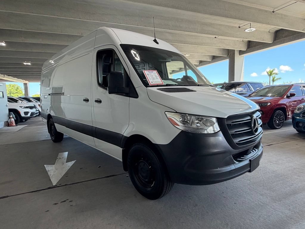 Used 2025 Mercedes-Benz Sprinter 2500 image 8