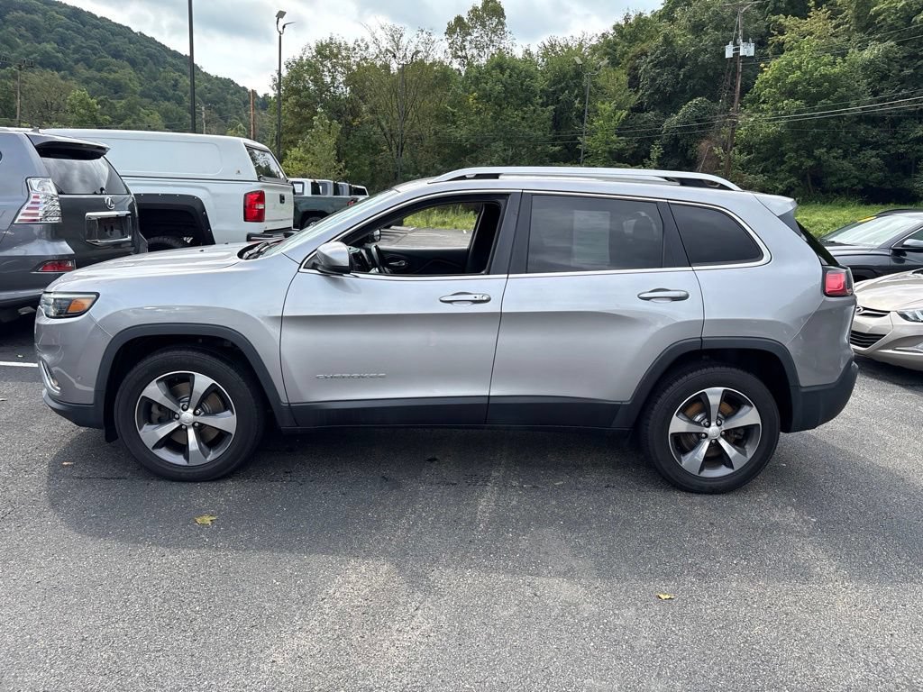 Used 2019 Jeep Cherokee Limited w/ Technology Group AWD/4WD image 2