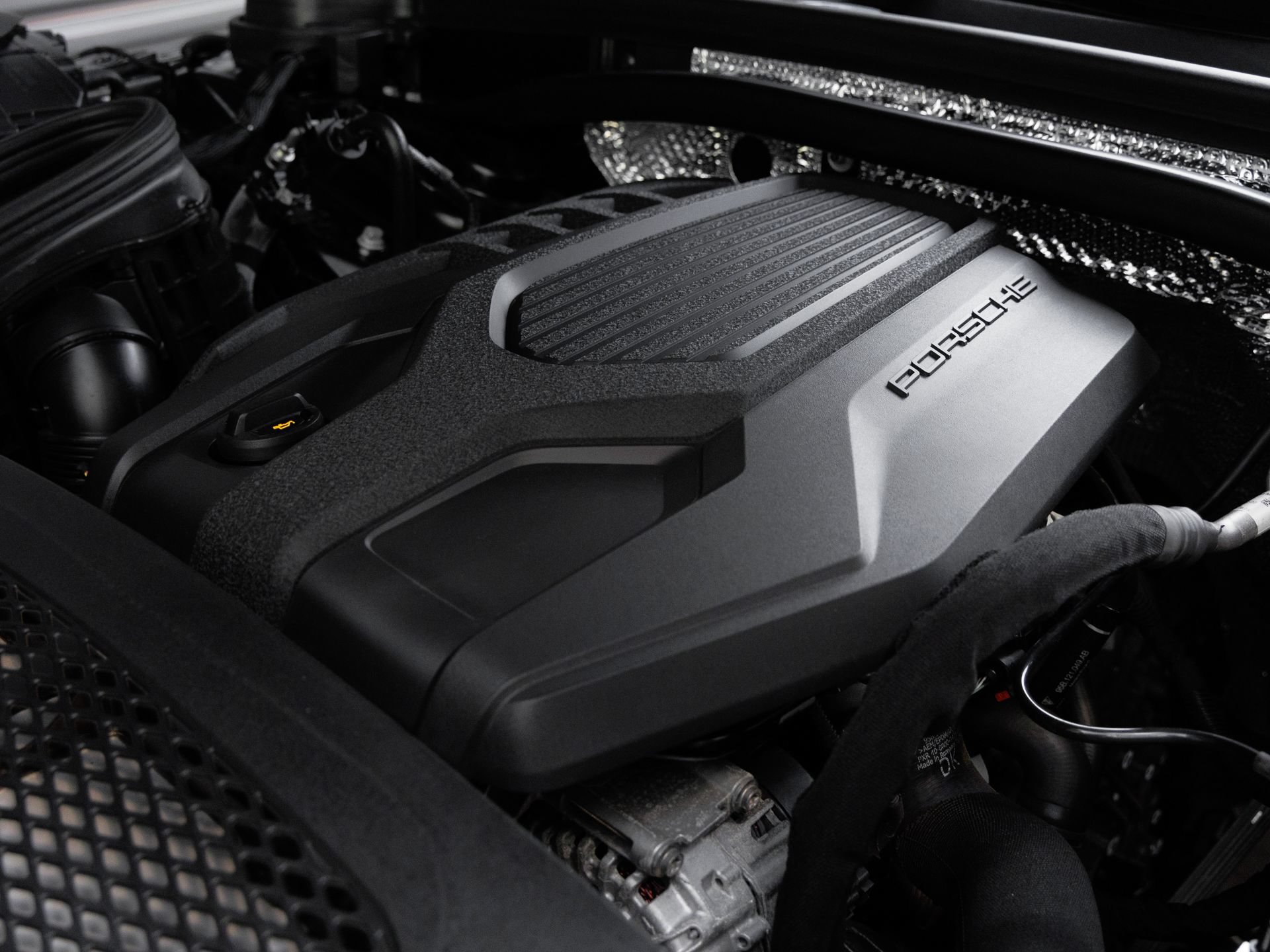 Certified 2026 Porsche Macan AWD/4WD image 42