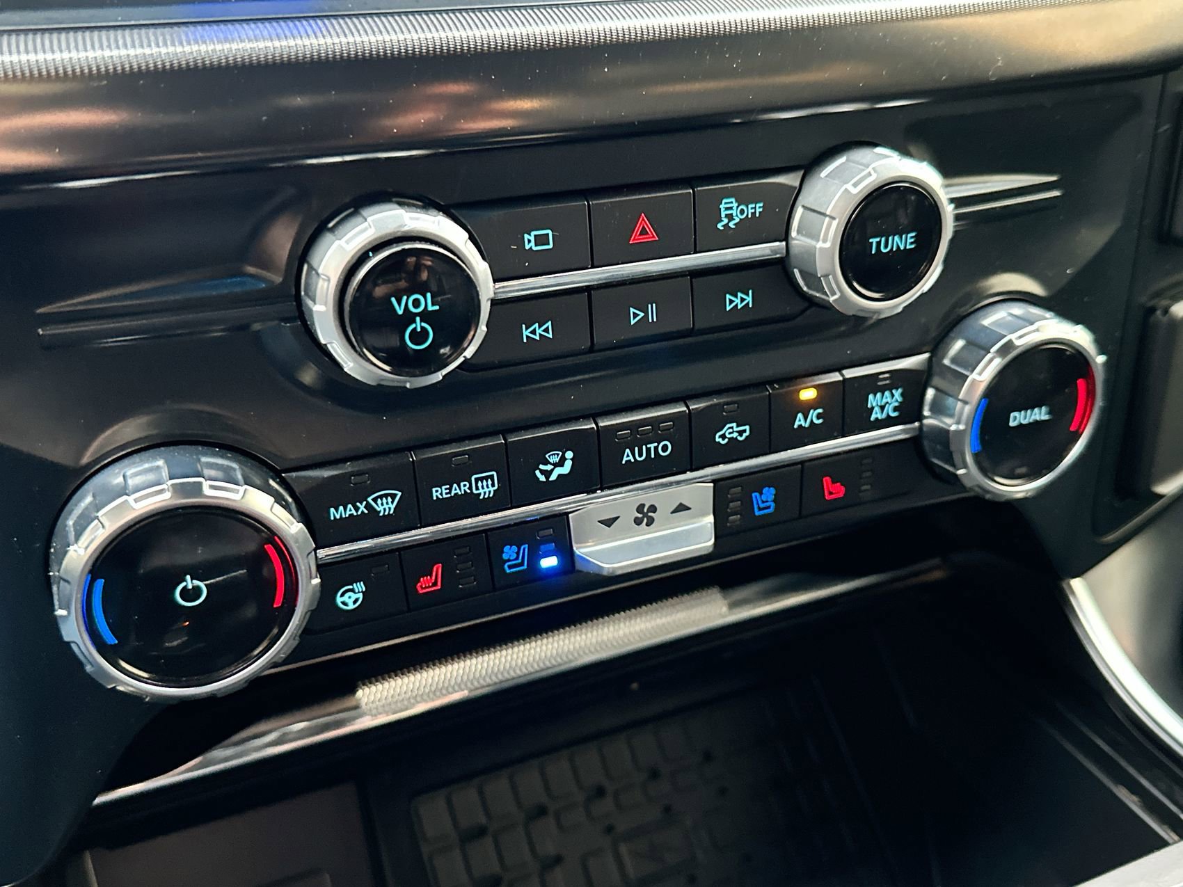 Used 2025 Ford F150 Raptor image 19