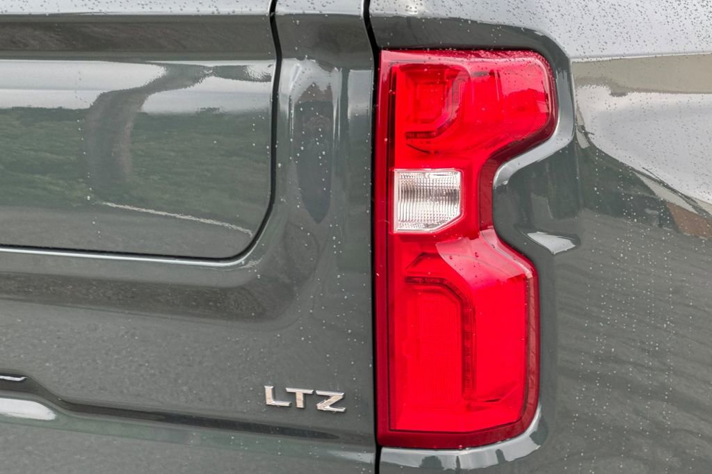 Used 2025 Chevrolet Silverado 1500 LTZ w/ LTZ Premium Package AWD/4WD image 34