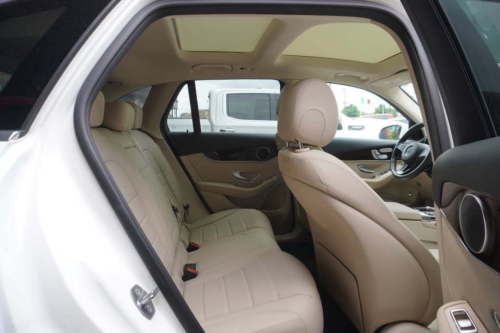 Used 2019 Mercedes-Benz GLC 300 4MATIC image 7