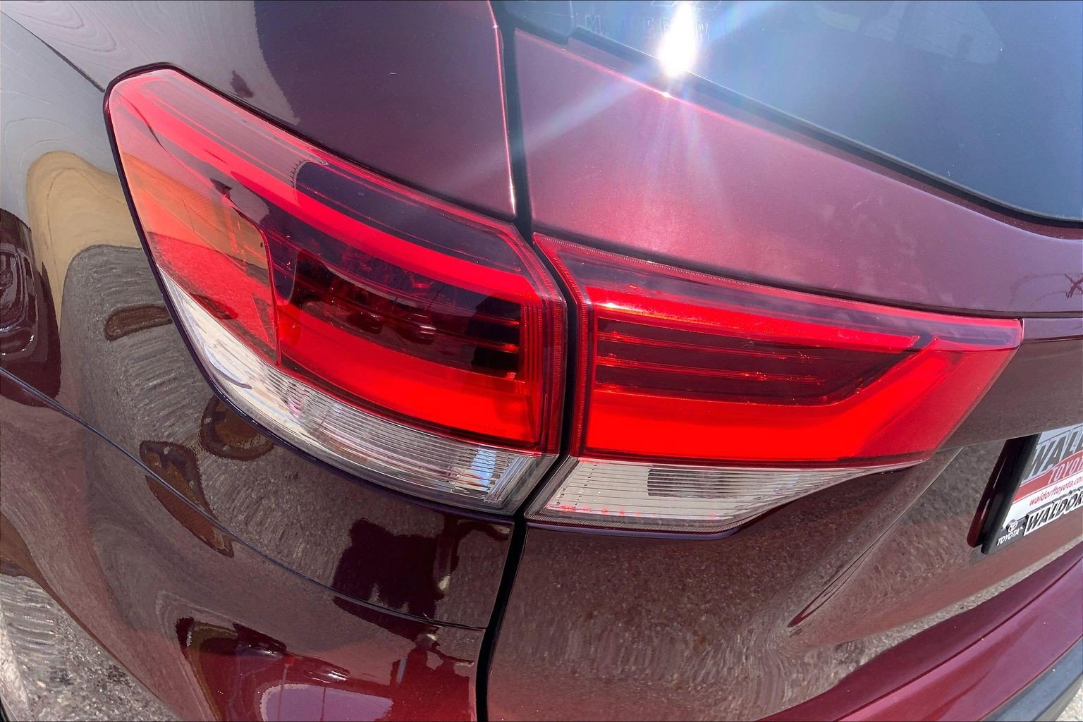 Used 2018 Toyota Highlander XLE AWD/4WD image 35
