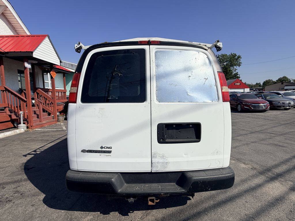 Used 2012 Chevrolet Express 2500 w/ Cold Climate Package RWD image 5