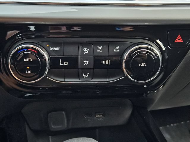 Used 2026 Chevrolet Trax LT FWD image 19