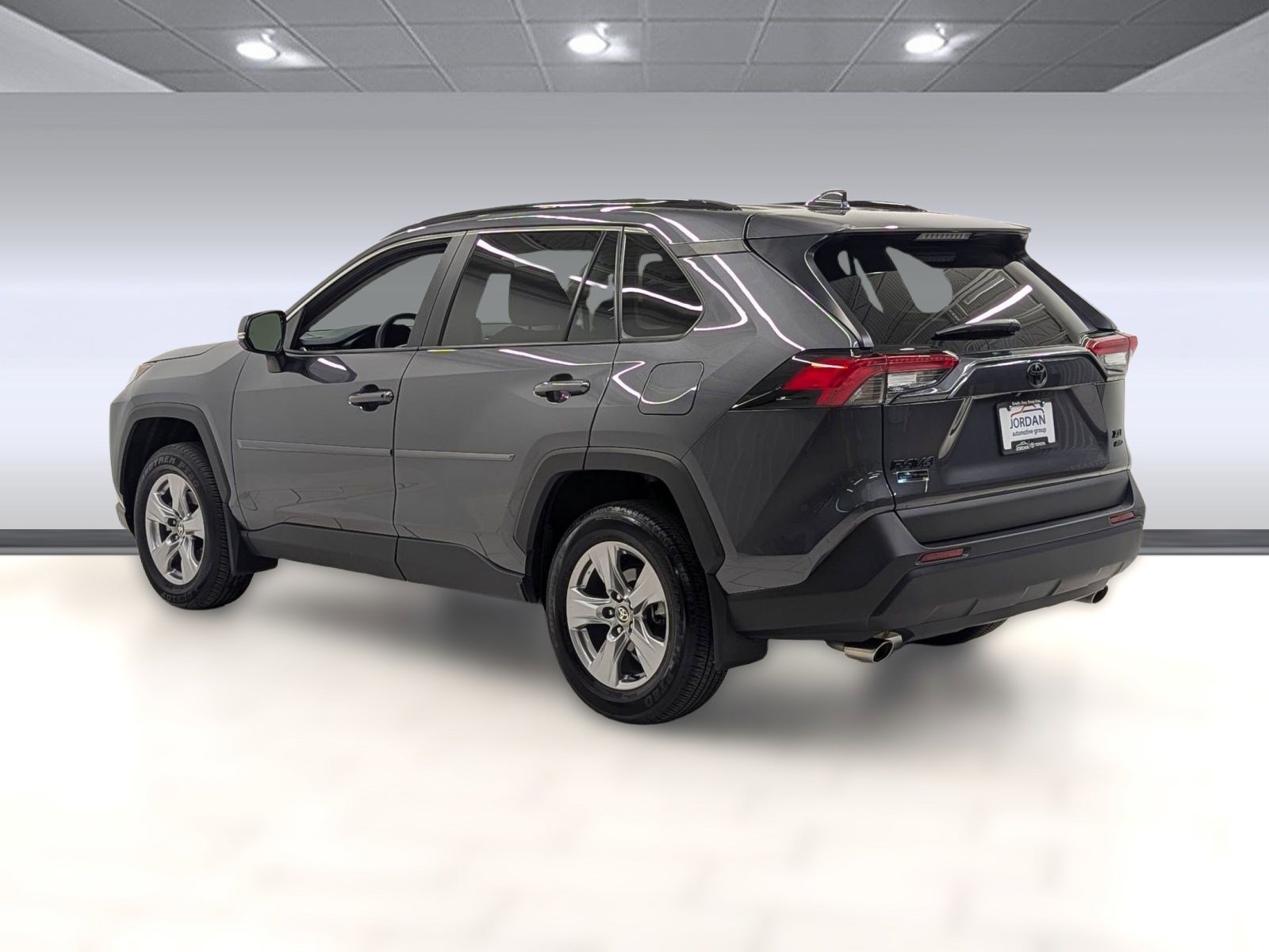 Used 2023 Toyota RAV4 XLE image 2
