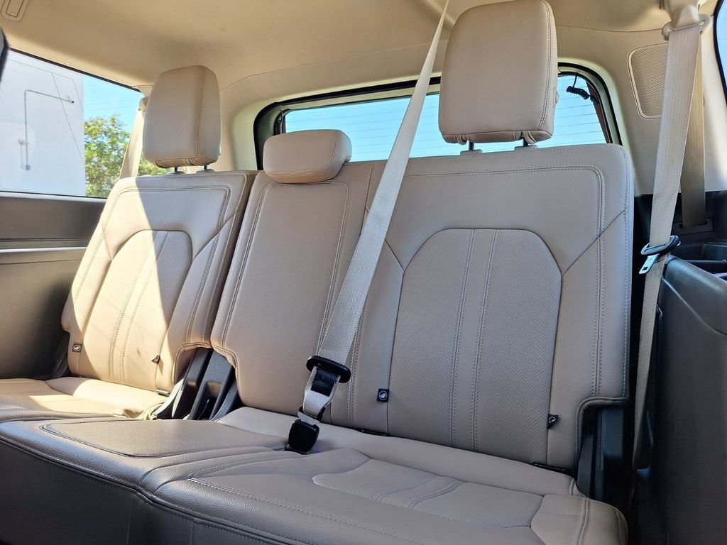 Used 2024 Ford Expedition Max Limited image 10