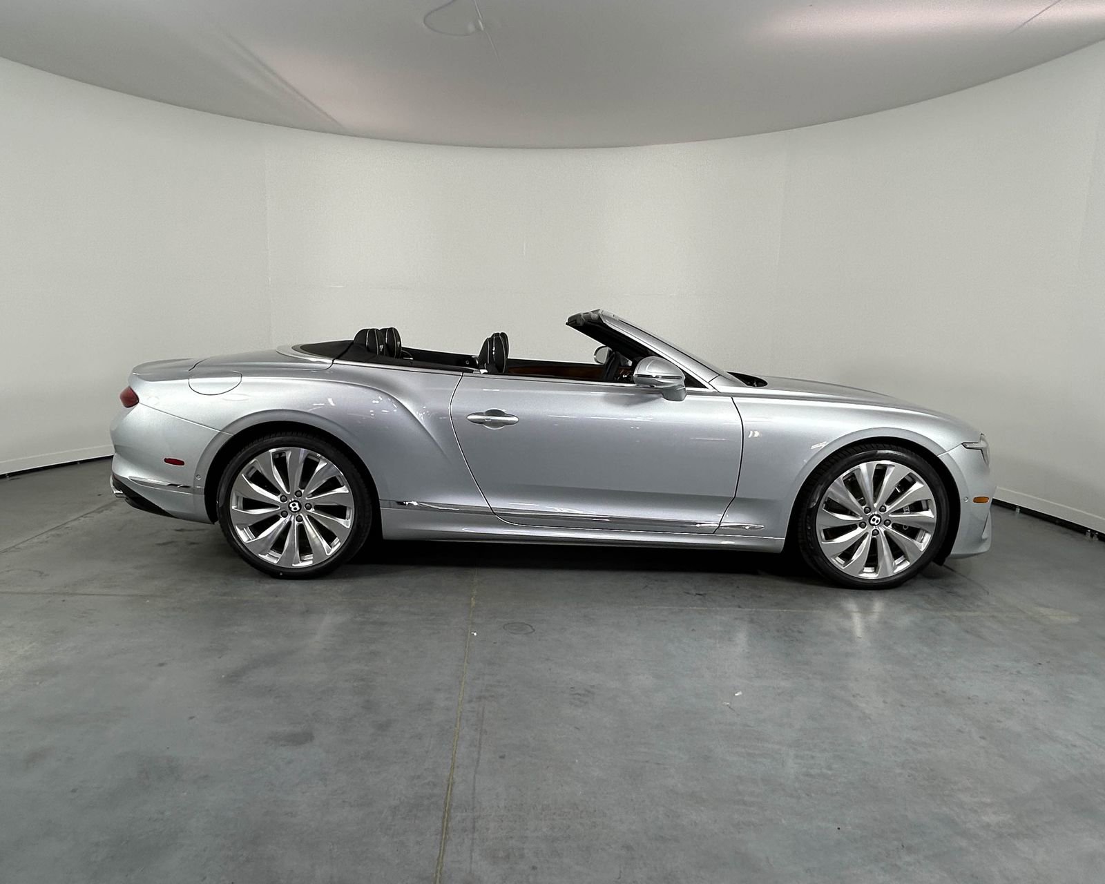 New 2026 Bentley Continental GTC AWD/4WD image 5
