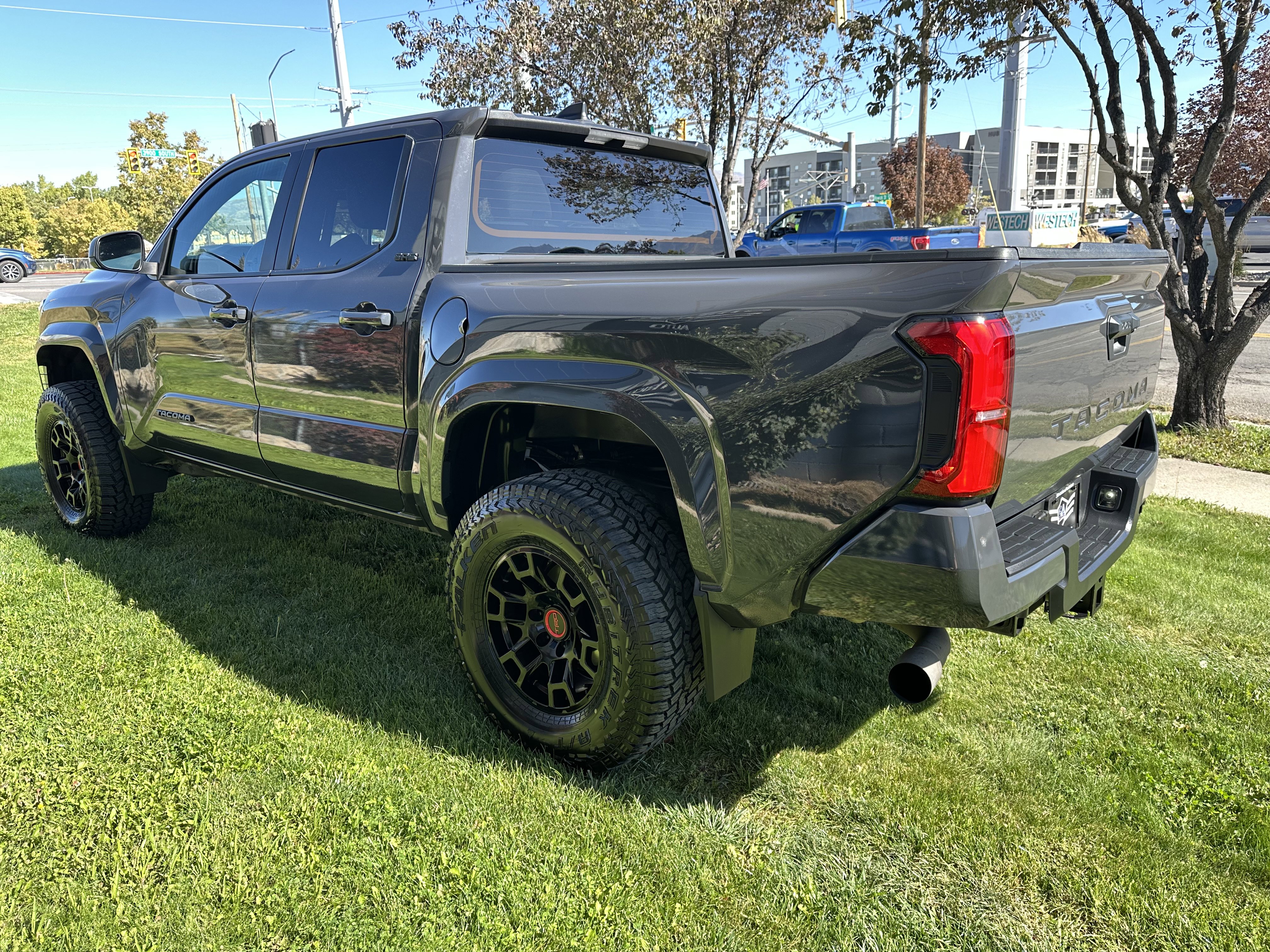 Used 2024 Toyota Tacoma SR5 image 9