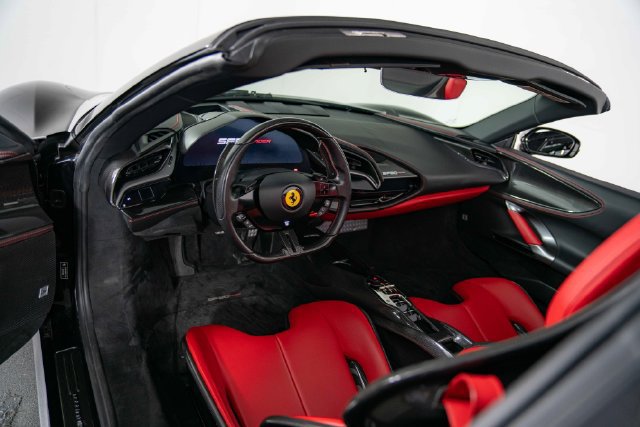 Used 2022 Ferrari SF90 Spider AWD/4WD image 17