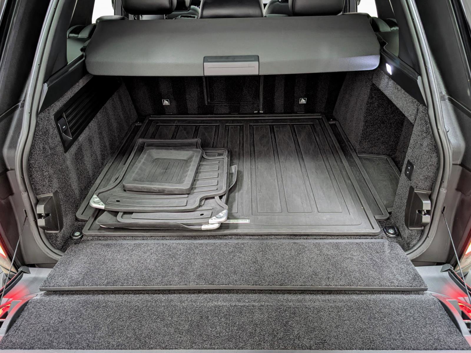 Used 2020 Land Rover Range Rover image 21