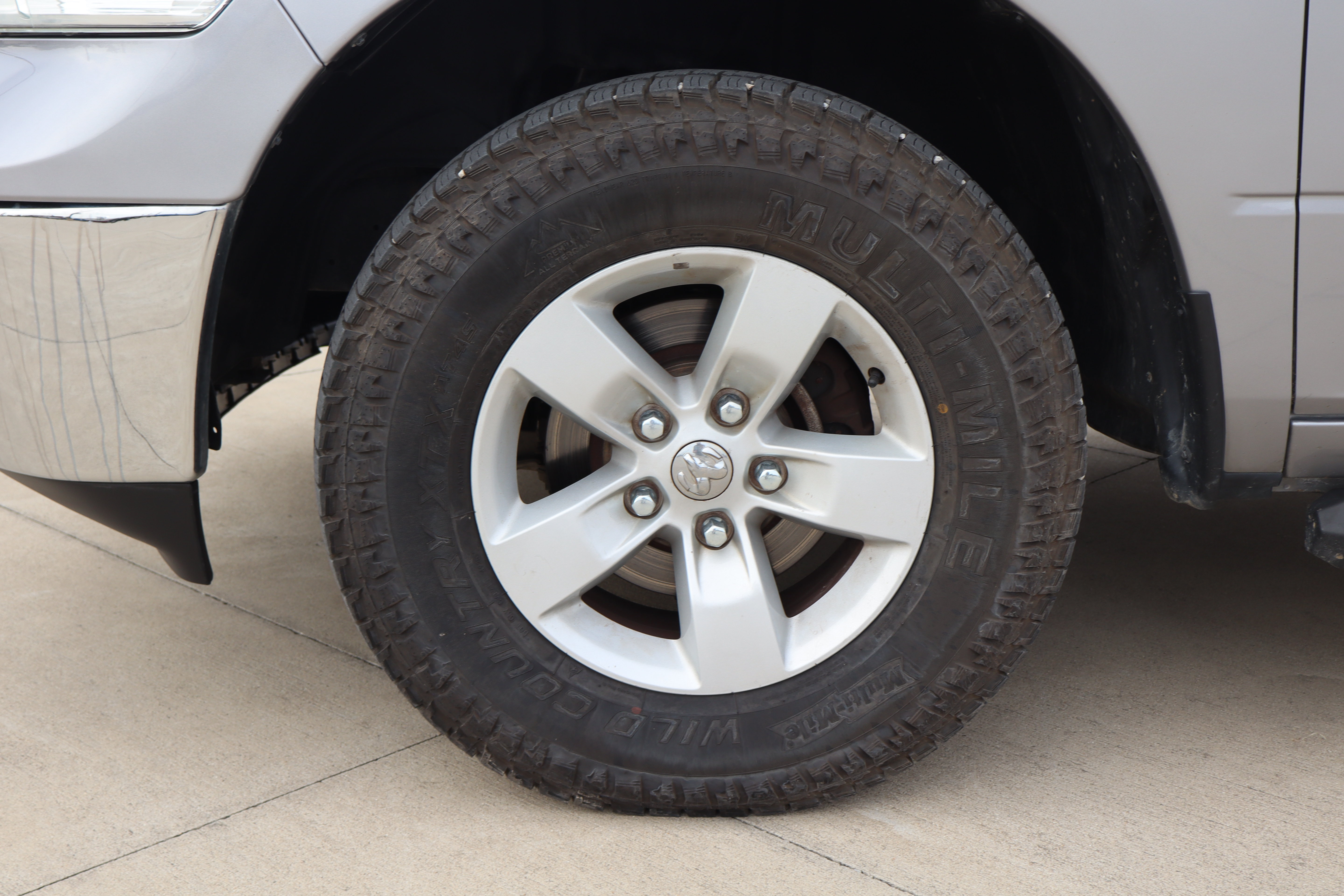 Used 2020 RAM 1500 Classic SLT AWD/4WD image 26