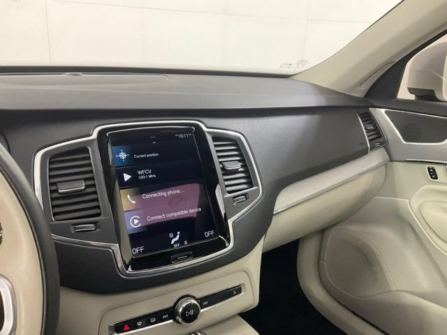Used 2022 Volvo XC90 T5 Momentum w/ Protection Package Premier FWD image 13