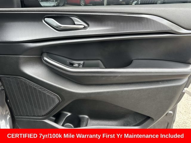 Used 2024 Jeep Grand Cherokee L Laredo AWD/4WD image 9