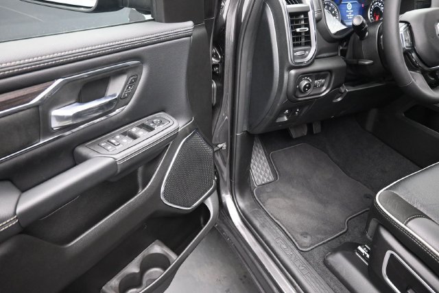 New 2027 RAM 1500 Laramie w/ Night Edition AWD/4WD image 18
