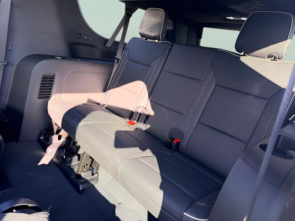 New 2026 Chevrolet Suburban Premier image 35