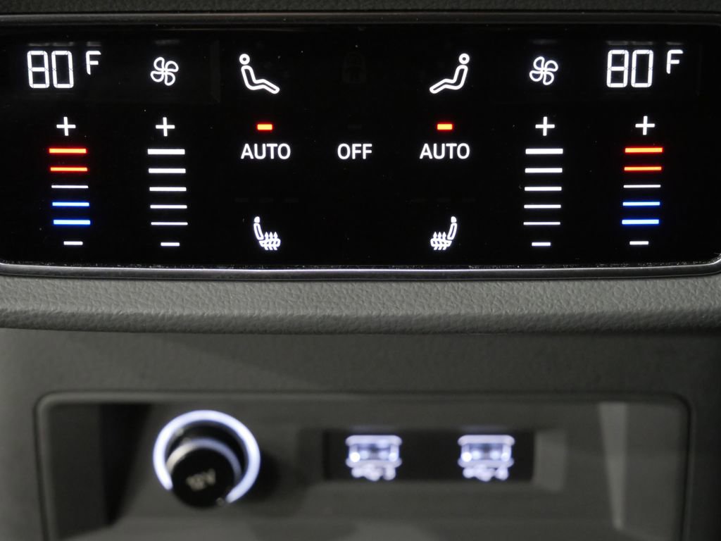 Used 2019 Audi Q8 Prestige AWD/4WD image 24