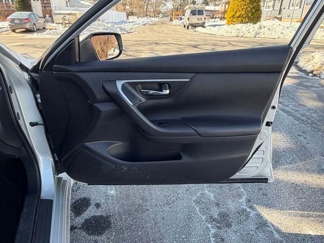 Used 2016 Nissan Altima 2.5 S w/ Power Driver Seat Package image 10