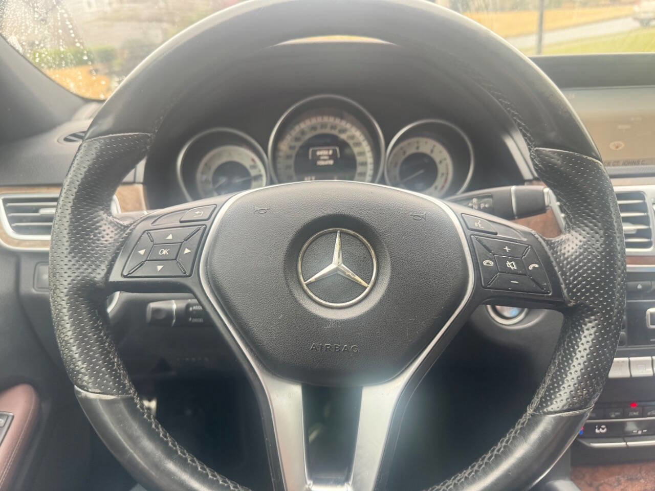 Used 2015 Mercedes-Benz E 350 E 350 4MATIC AWD 4dr Sedan w/ Premium 1 Package image 32
