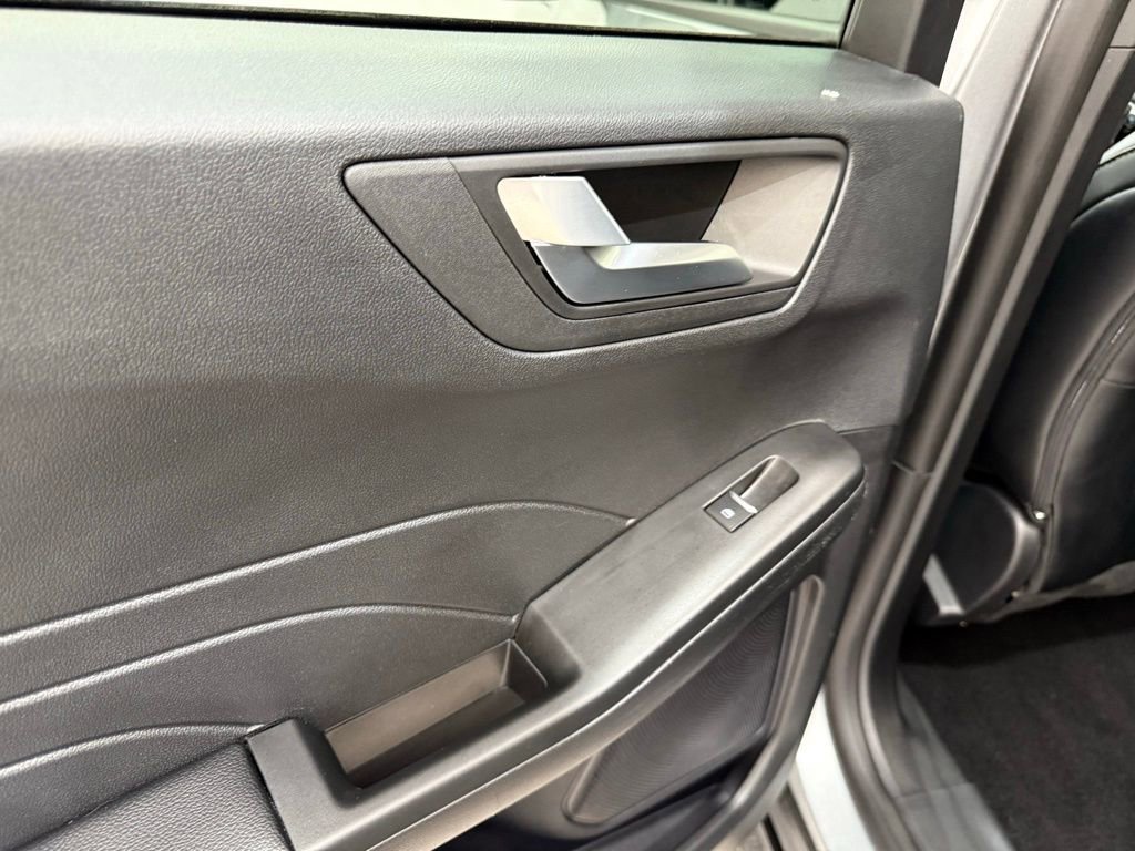 New 2024 Ford Escape SE image 18