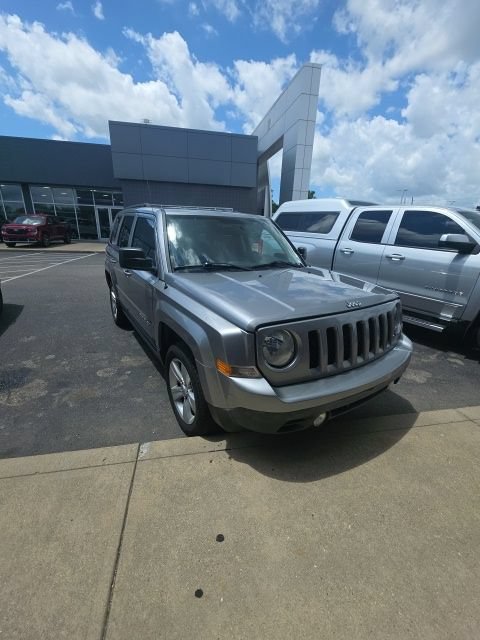 Used 2015 Jeep Patriot Latitude AWD/4WD image 4