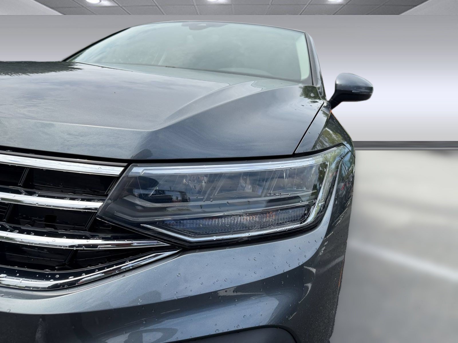Used 2023 Volkswagen Tiguan SE FWD image 11