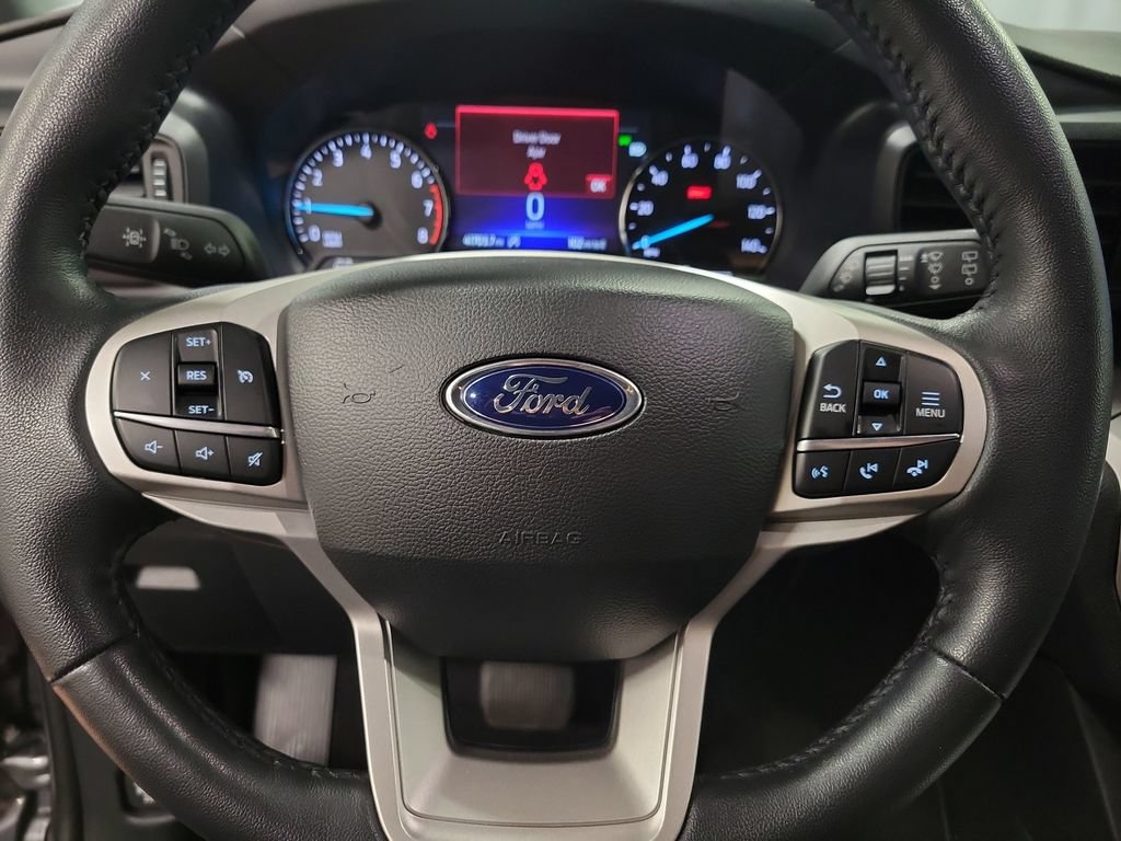 Used 2024 Ford Explorer XLT AWD/4WD image 17